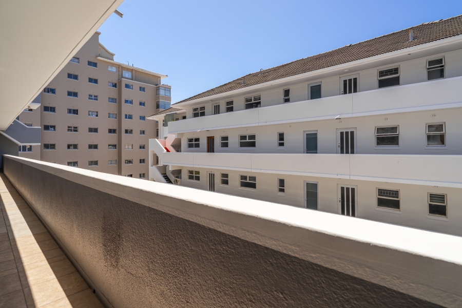 3 Bedroom Property for Sale in Three Anchor Bay Western Cape